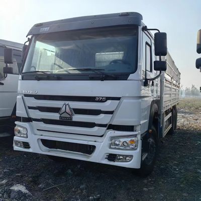 Camiones de carga usados con emisiones Euro4 Nuevo camión Sino Howo 6x4 16ton 20ton 25ton 30ton Camión de carga con cerca para vidas de ganado